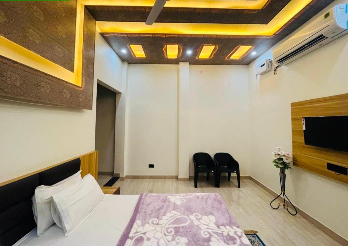 Lotus Palm Retreat - Full Villa Ujjain Exterior photo